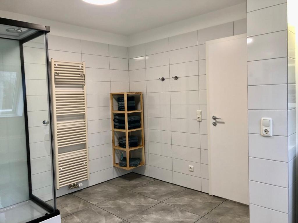 Ahrensbok Dachgeschosswohnung Mit Seeblick מראה חיצוני תמונה